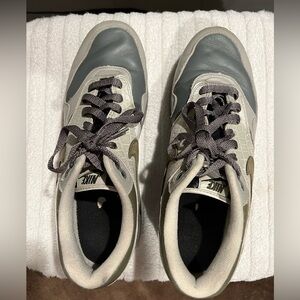 Nile Air Max Men’s Sneakers